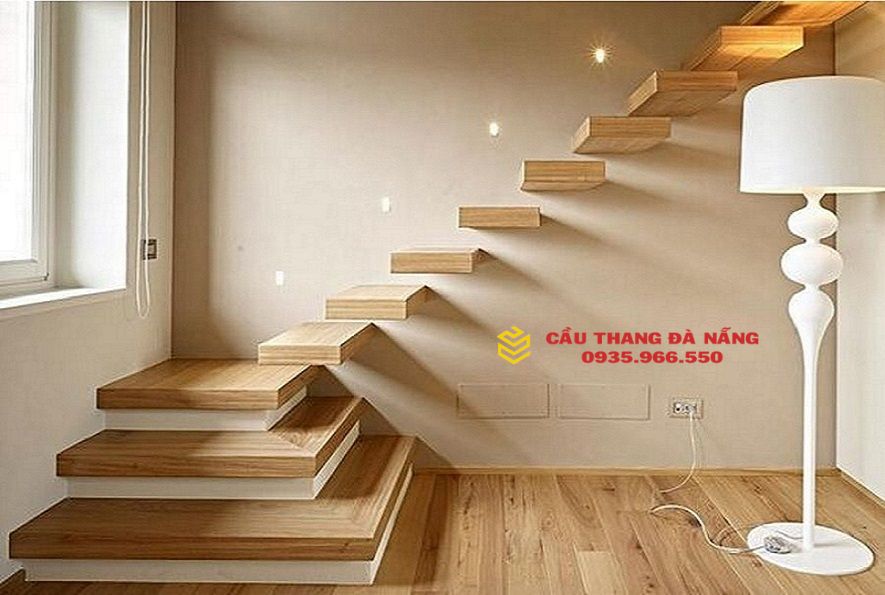 Cầu thang gỗ treo tường tối giản phù hợp với phong cách hiện đại